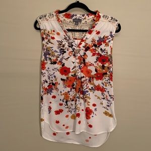 Market & Spruce EUC sleeveless lace medium